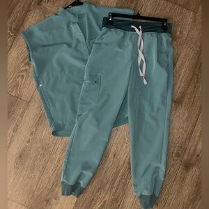 FIGS Women’s Teal Scrub Set
